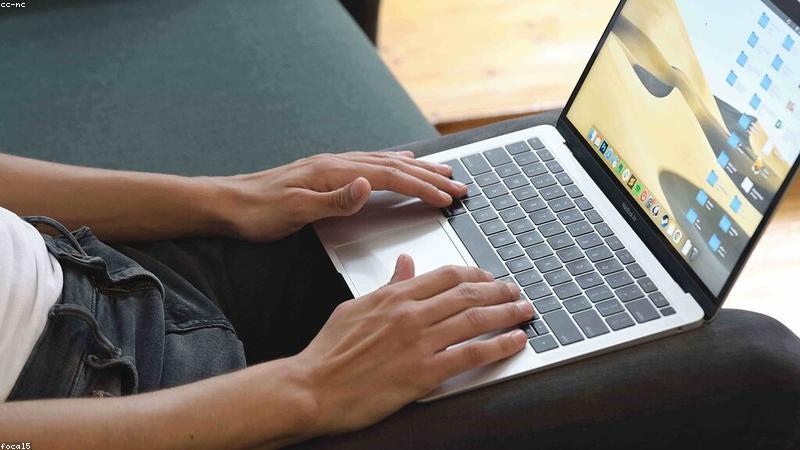 Framework Desain Web Populer: Tren dan Kecerdasan Buatan dalam Pengembangan Website